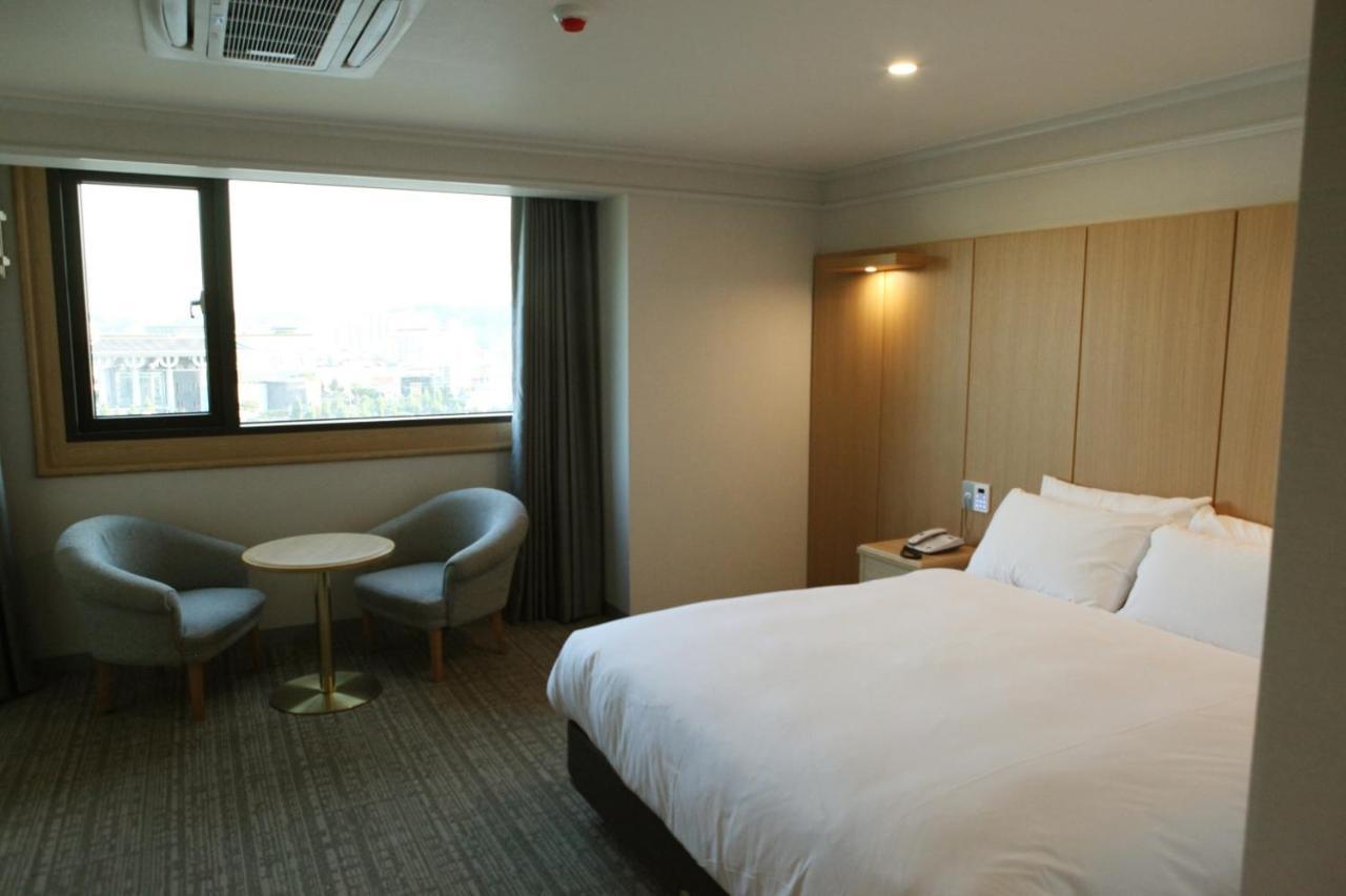 Hotel Dongbang Jinju Extérieur photo