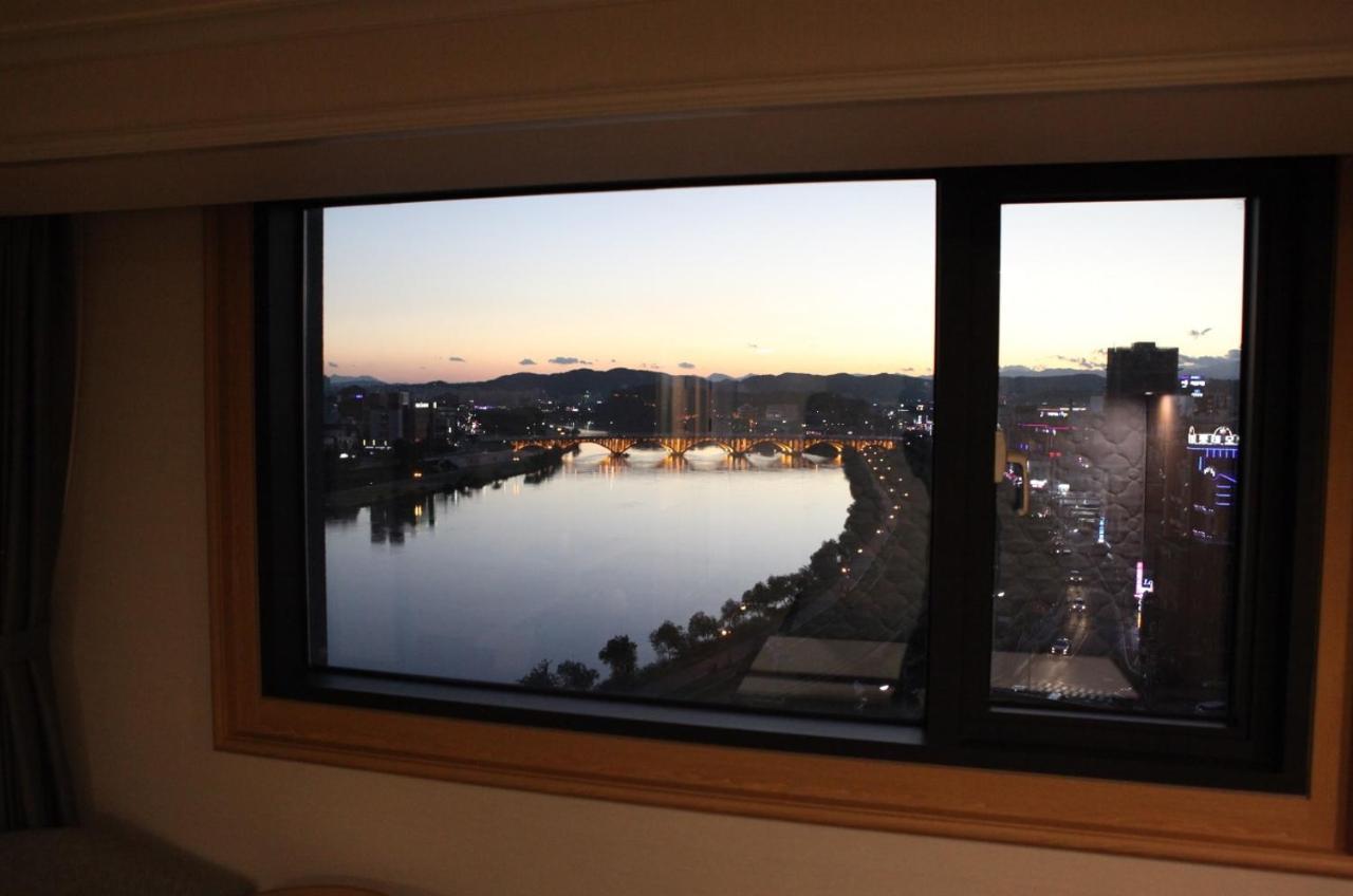 Hotel Dongbang Jinju Extérieur photo