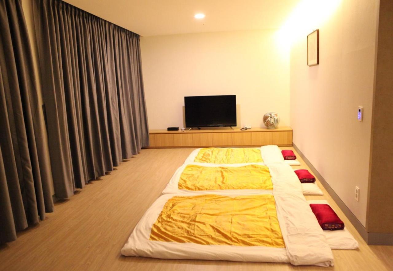 Hotel Dongbang Jinju Extérieur photo