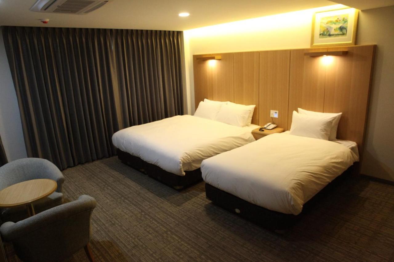 Hotel Dongbang Jinju Extérieur photo