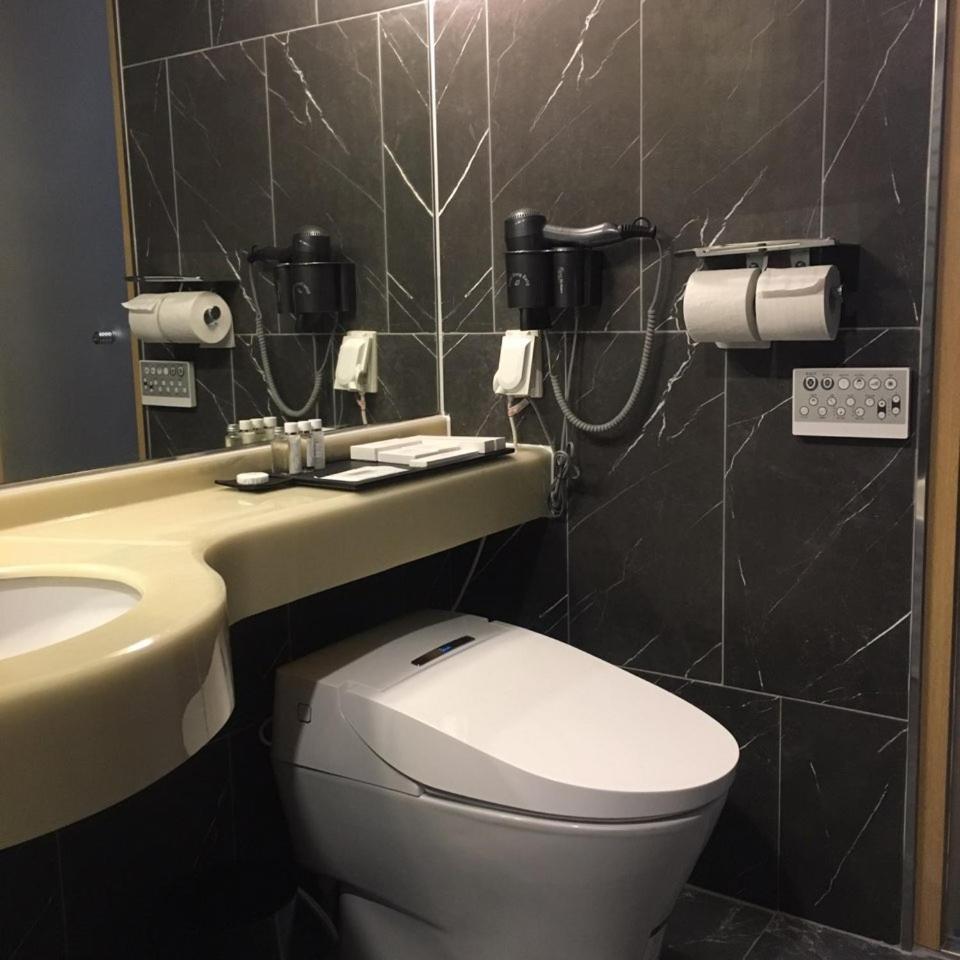 Hotel Dongbang Jinju Extérieur photo